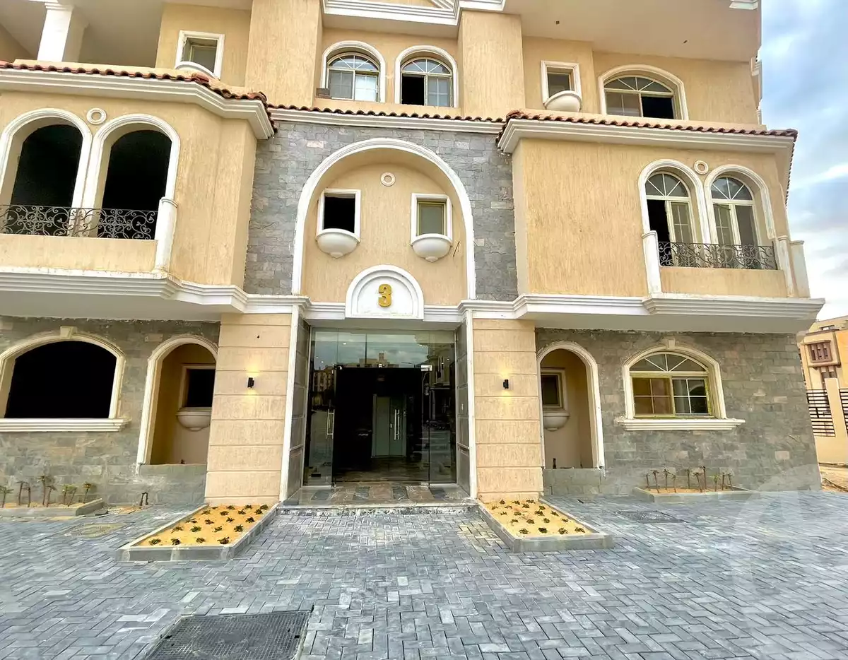 https://aqarmap.com.eg/en/listing/5383443-for-sale-cairo-6th-of-october-compounds-bhy