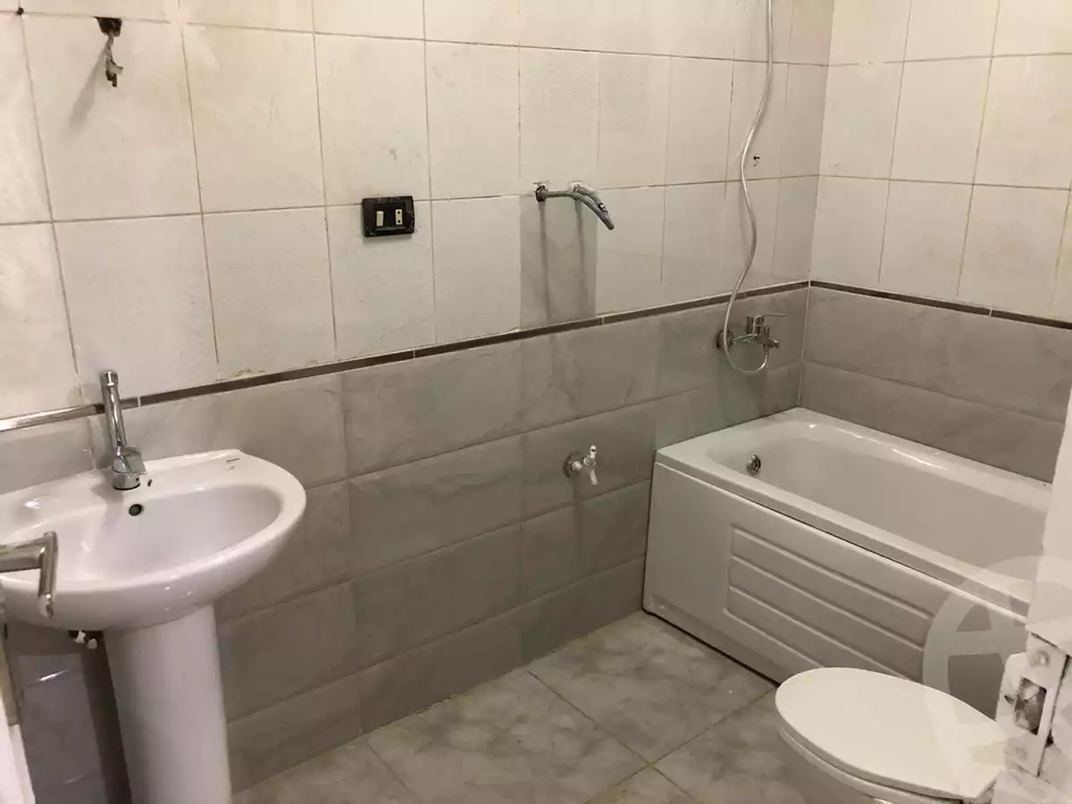 https://aqarmap.com.eg/ar/listing/5383676-for-rent-cairo-mokattam-lhdb-l-ly-el-naforah-square
