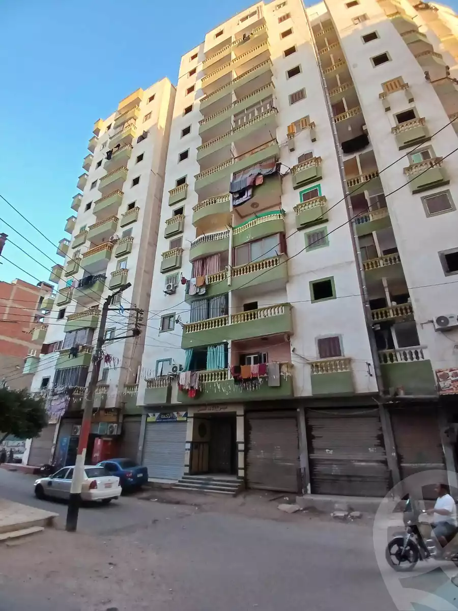 https://aqarmap.com.eg/en/listing/5389481-for-sale-kafr-el-sheikh-kafr-el-sheikh-city-kafr-el-shaikh-city-el-gomhoria-st