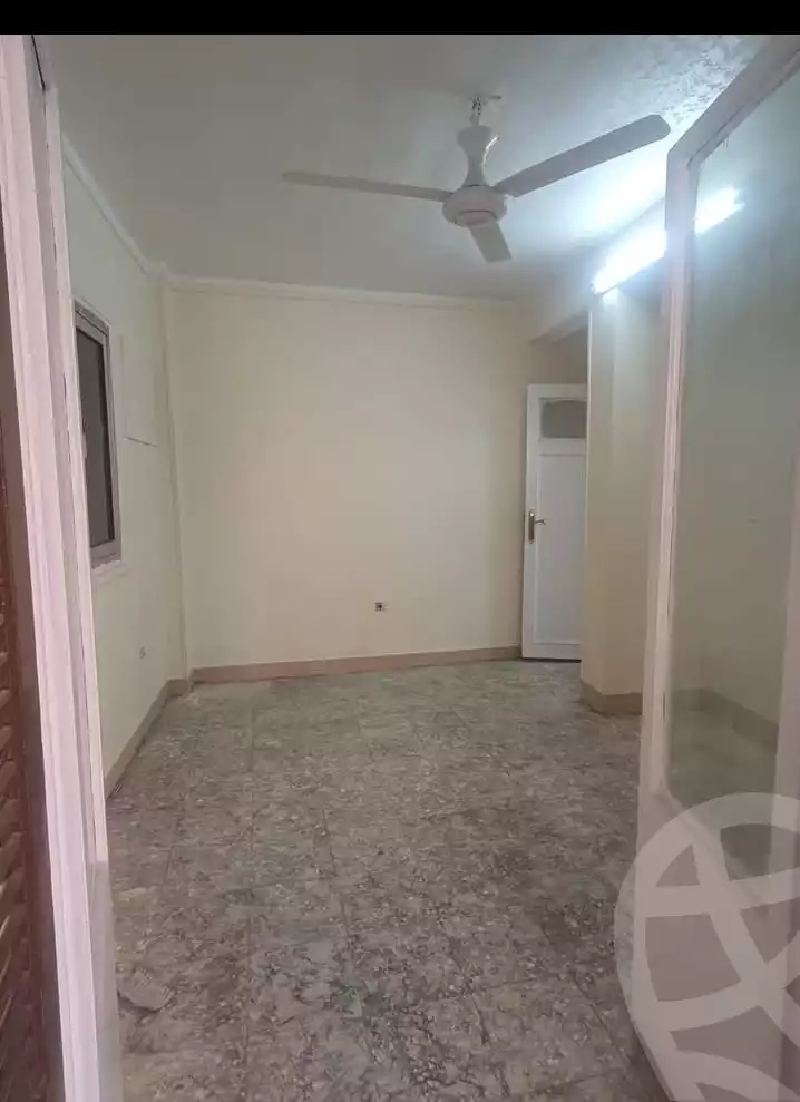 https://aqarmap.com.eg/ar/listing/5390430-for-rent-cairo-ain-shams-mnshy-lthryr