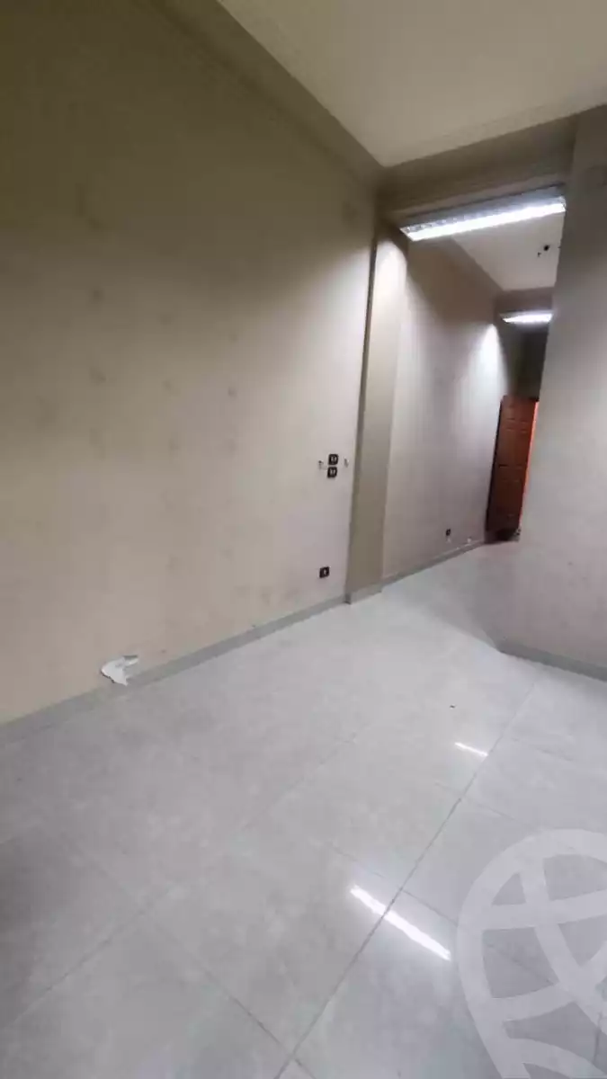 https://aqarmap.com.eg/ar/listing/5393651-for-rent-cairo-downtown-abdeen-roushdy-basha-st