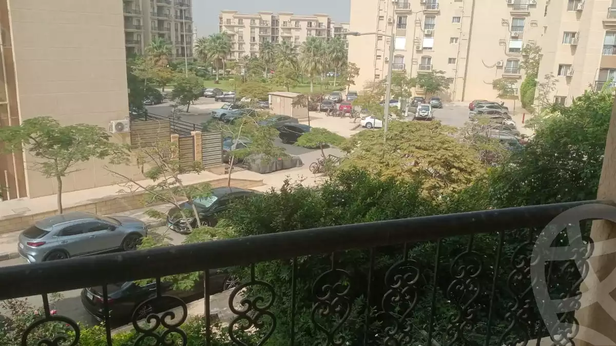 https://aqarmap.com.eg/en/listing/5397560-for-rent-cairo-new-cairo-lrhb-city-phase-8