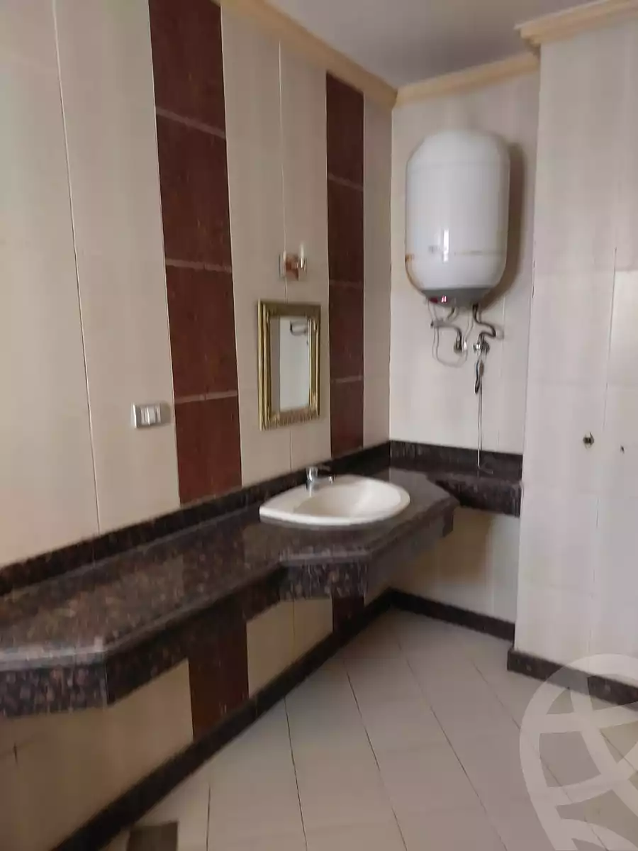 https://aqarmap.com.eg/ar/listing/5399154-for-sale-cairo-new-cairo-compounds-ritaj