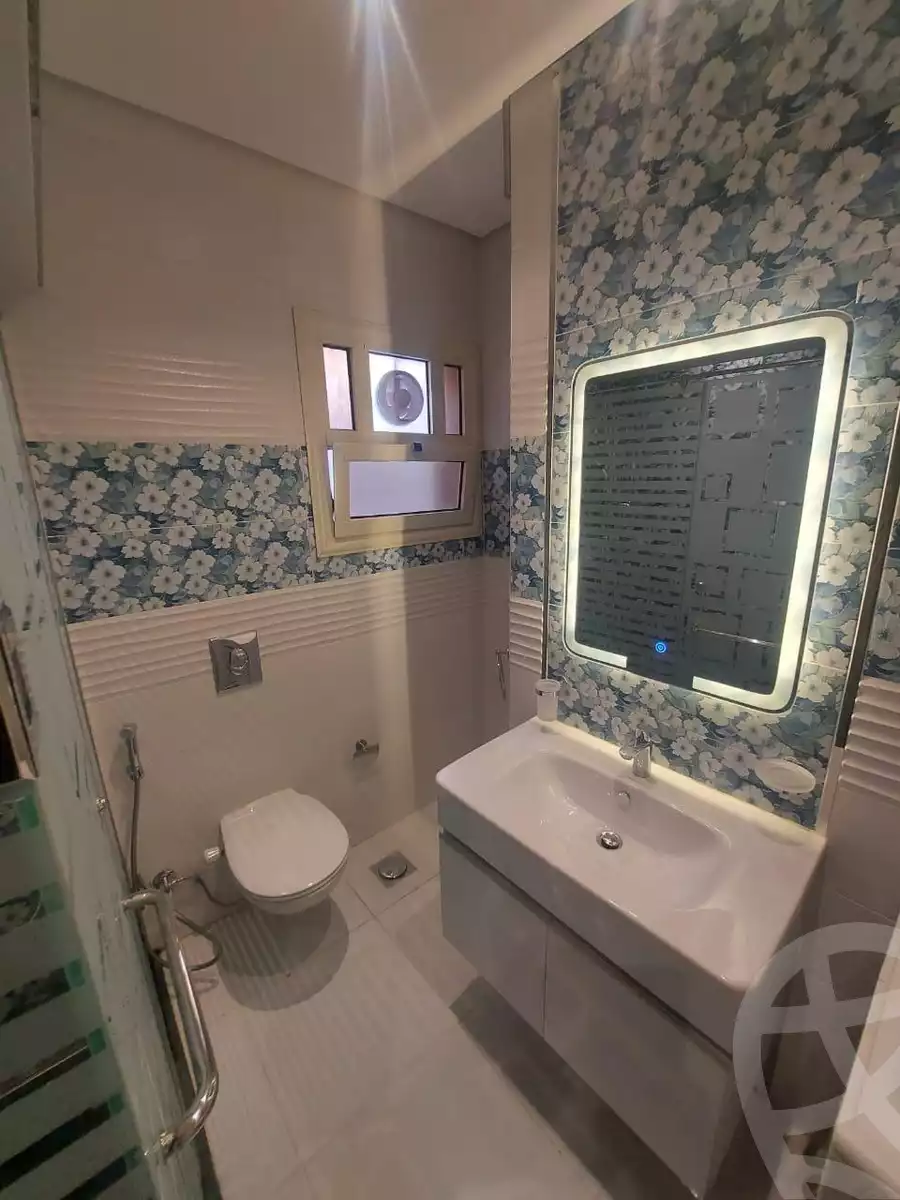 https://aqarmap.com.eg/en/listing/5401452-for-rent-cairo-new-cairo-lrhb-city-mtdd-lrhb-phase-8