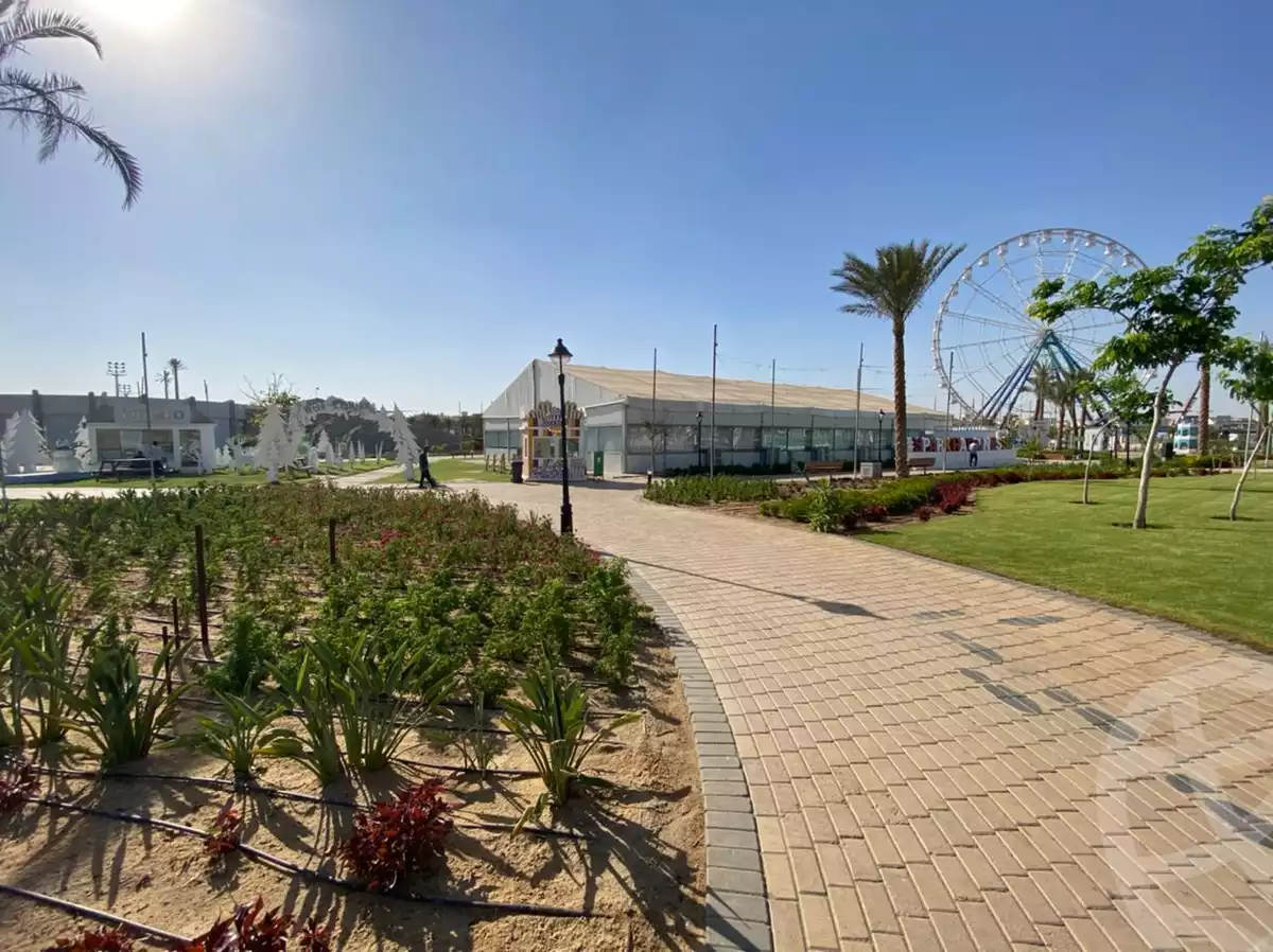 https://aqarmap.com.eg/ar/listing/5405776-for-sale-cairo-el-sheikh-zayed-city-compounds-zyd-wr-llttwyr-park-towers-zed-el-sheikh-zayed-compound