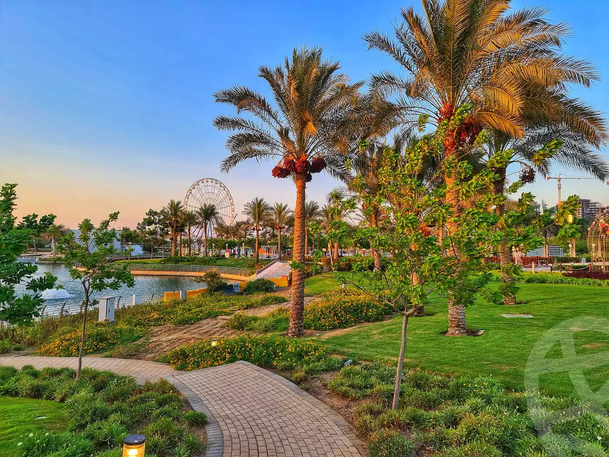 https://aqarmap.com.eg/ar/listing/5405776-for-sale-cairo-el-sheikh-zayed-city-compounds-zyd-wr-llttwyr-park-towers-zed-el-sheikh-zayed-compound