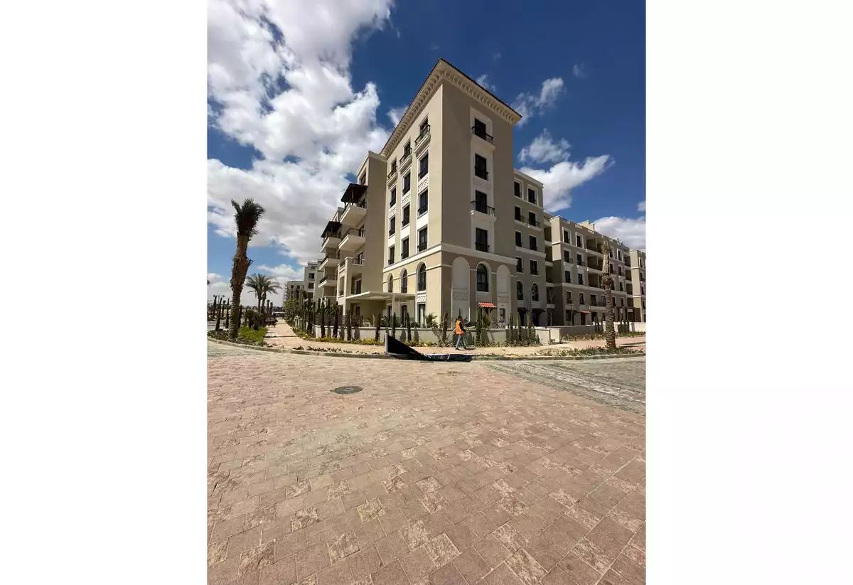 https://aqarmap.com.eg/en/listing/5405737-for-sale-cairo-el-sheikh-zayed-city-compounds-kmbwnd-fyldj-wyst-dr-llttwyr