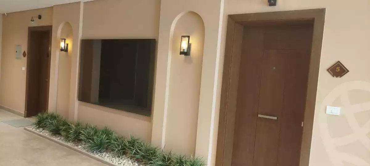 https://aqarmap.com.eg/ar/listing/5405740-for-sale-cairo-el-sheikh-zayed-city-compounds-kmbwnd-fyldj-wyst-dr-llttwyr