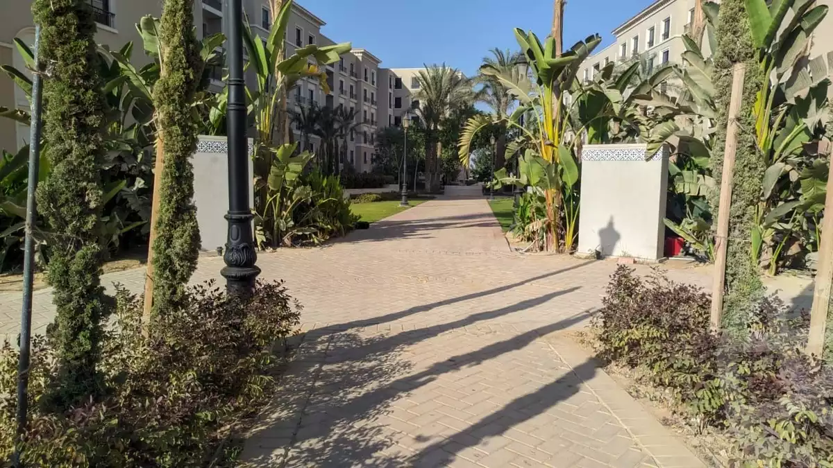 https://aqarmap.com.eg/ar/listing/5405740-for-sale-cairo-el-sheikh-zayed-city-compounds-kmbwnd-fyldj-wyst-dr-llttwyr