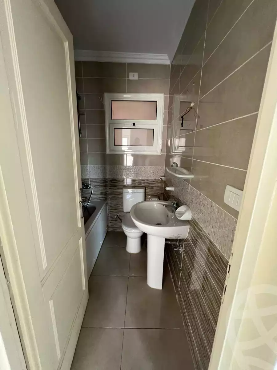 https://aqarmap.com.eg/en/listing/5411035-for-sale-cairo-new-cairo-lrhb-city-mtdd-lrhb-phase-7