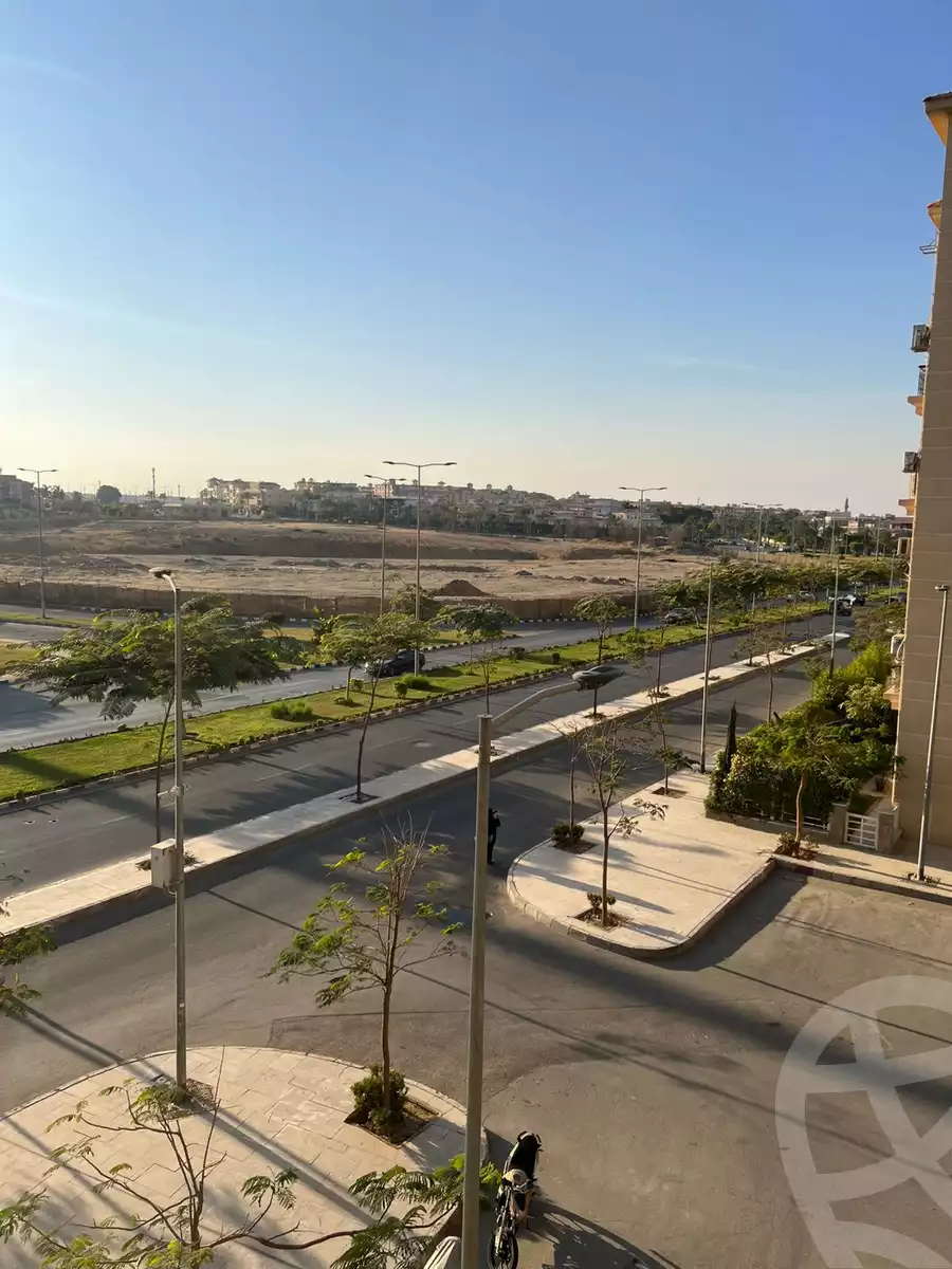 https://aqarmap.com.eg/en/listing/5411035-for-sale-cairo-new-cairo-lrhb-city-mtdd-lrhb-phase-7