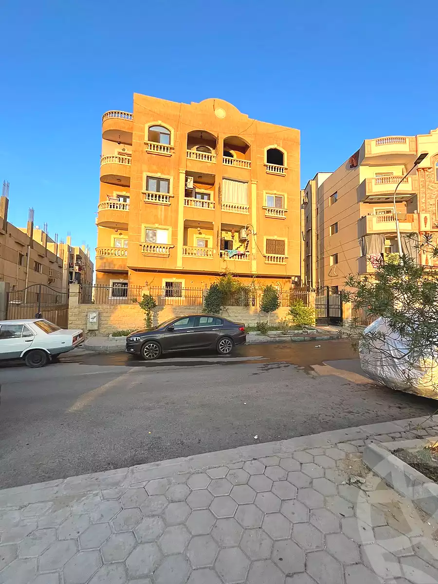 https://aqarmap.com.eg/en/listing/5411971-for-sale-cairo-al-oubour-el-hay-el-taseaa-hussein-riad-st