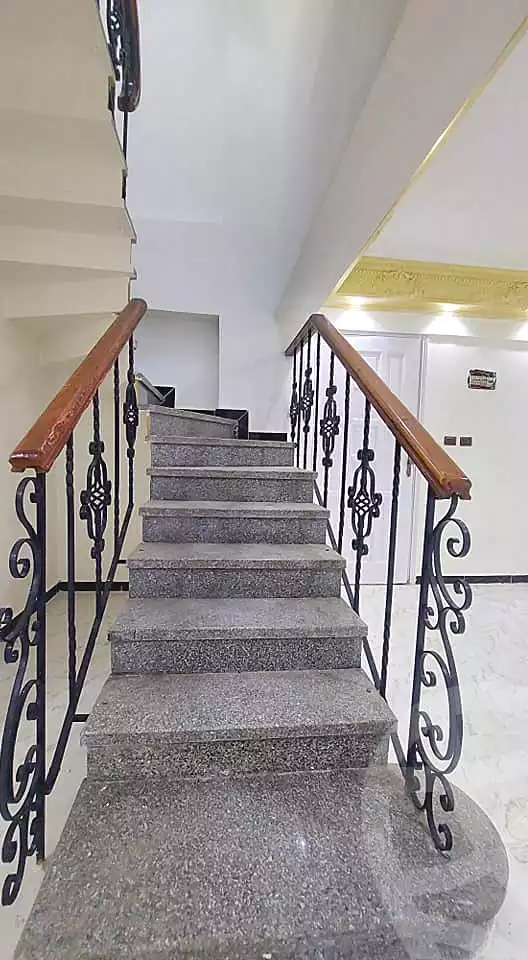 https://aqarmap.com.eg/ar/listing/5414138-for-sale-alexandria-mntq-fr-y-blskndry-el-kilo-21