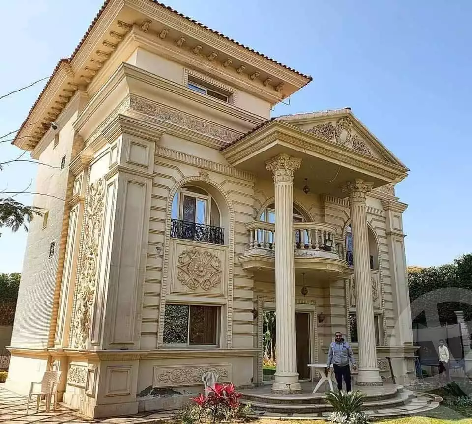 https://aqarmap.com.eg/en/listing/5416977-for-sale-cairo-el-sheikh-zayed-city-compounds-royal-city