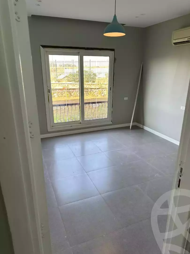 https://aqarmap.com.eg/ar/listing/5417904-for-sale-cairo-new-cairo-compounds-mountain-view-hyde-park