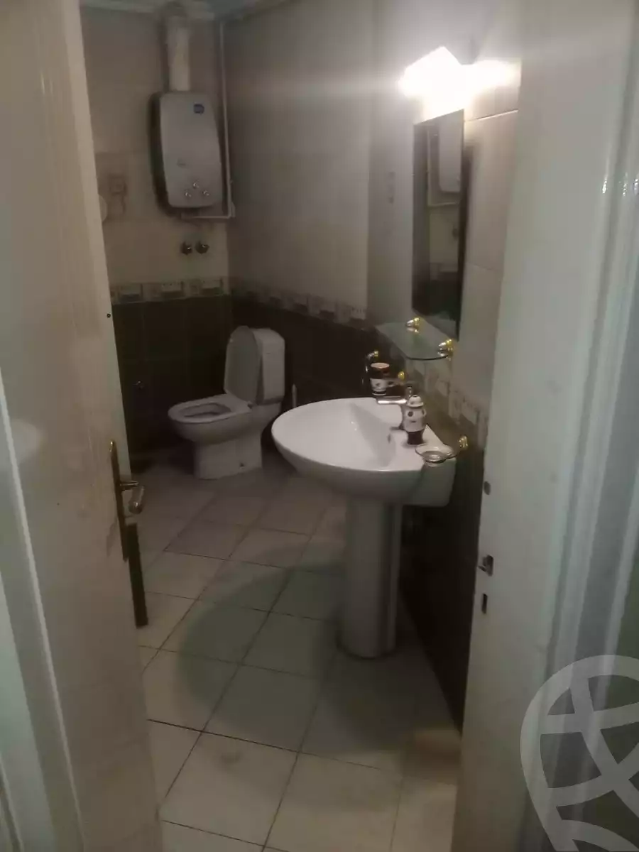 https://aqarmap.com.eg/en/listing/5420993-for-rent-cairo-downtown-tl-t-hrb