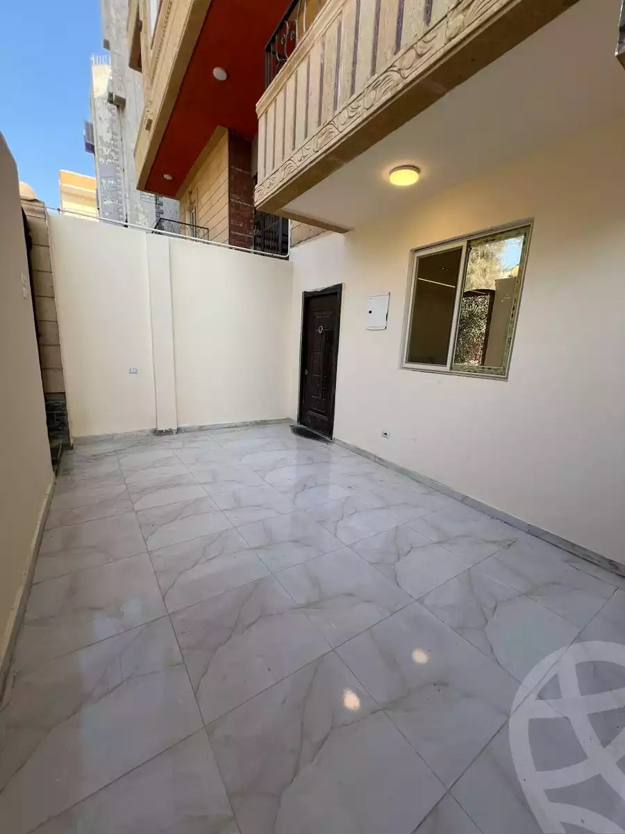 https://aqarmap.com.eg/ar/listing/5421130-for-sale-cairo-6th-of-october-el-ahyaa-neighborhood-3rd-no-14-hasan-soltan-st