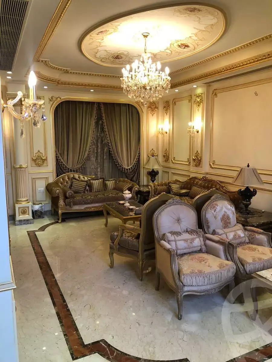 https://aqarmap.com.eg/en/listing/5421279-for-sale-cairo-el-sheikh-zayed-city-compounds-royal-city