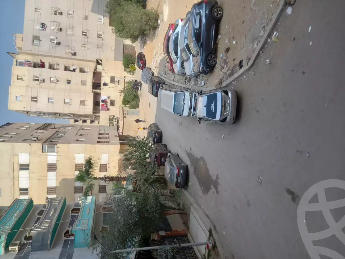 https://aqarmap.com.eg/en/listing/5429592-for-sale-cairo-mokattam-el-hadabah-el-wosta-el-mantaqa-el-khamsa-mokattam-middle-entrance