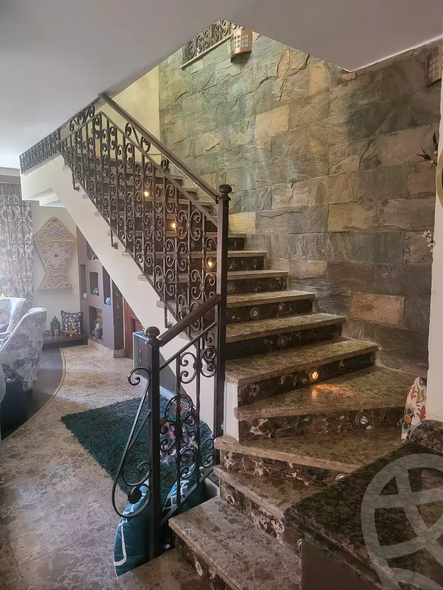 https://aqarmap.com.eg/en/listing/5439226-for-sale-cairo-el-sheikh-zayed-city-compounds-continental-gardens