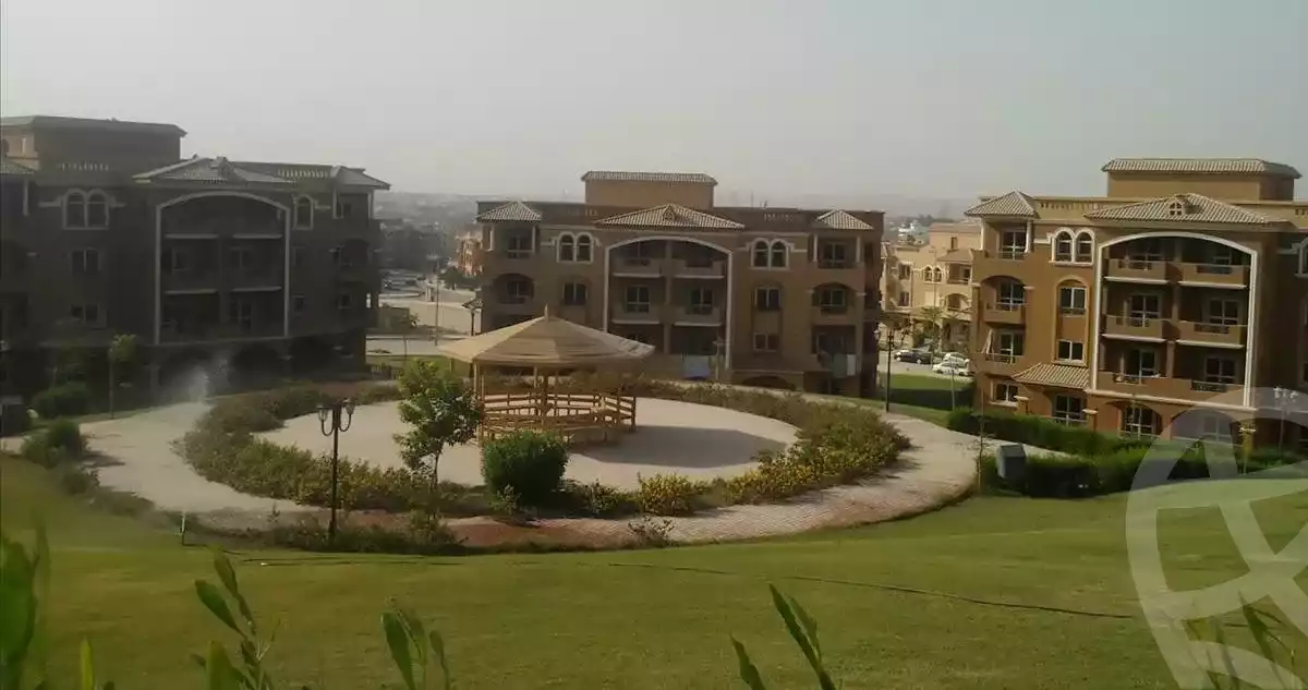 https://aqarmap.com.eg/en/listing/5447063-for-sale-cairo-el-sheikh-zayed-city-compounds-el-khamayel