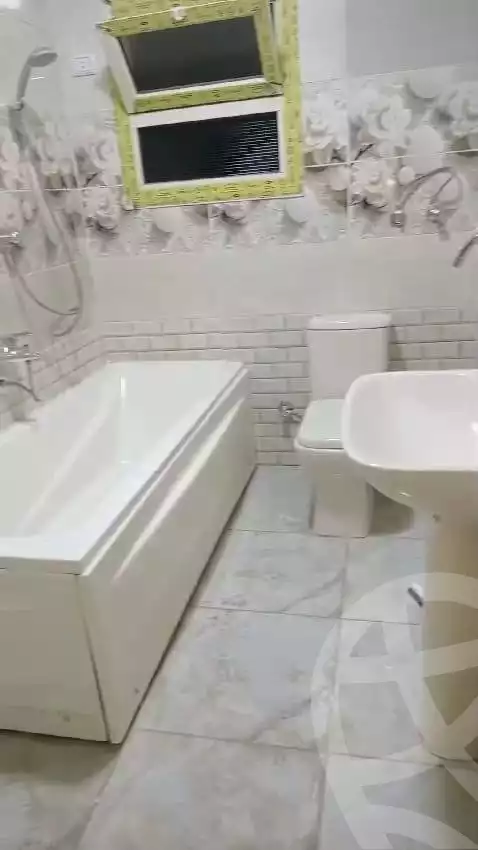 https://aqarmap.com.eg/en/listing/5450551-for-sale-cairo-faisal-kafr-tohormos-queen-nazli-st
