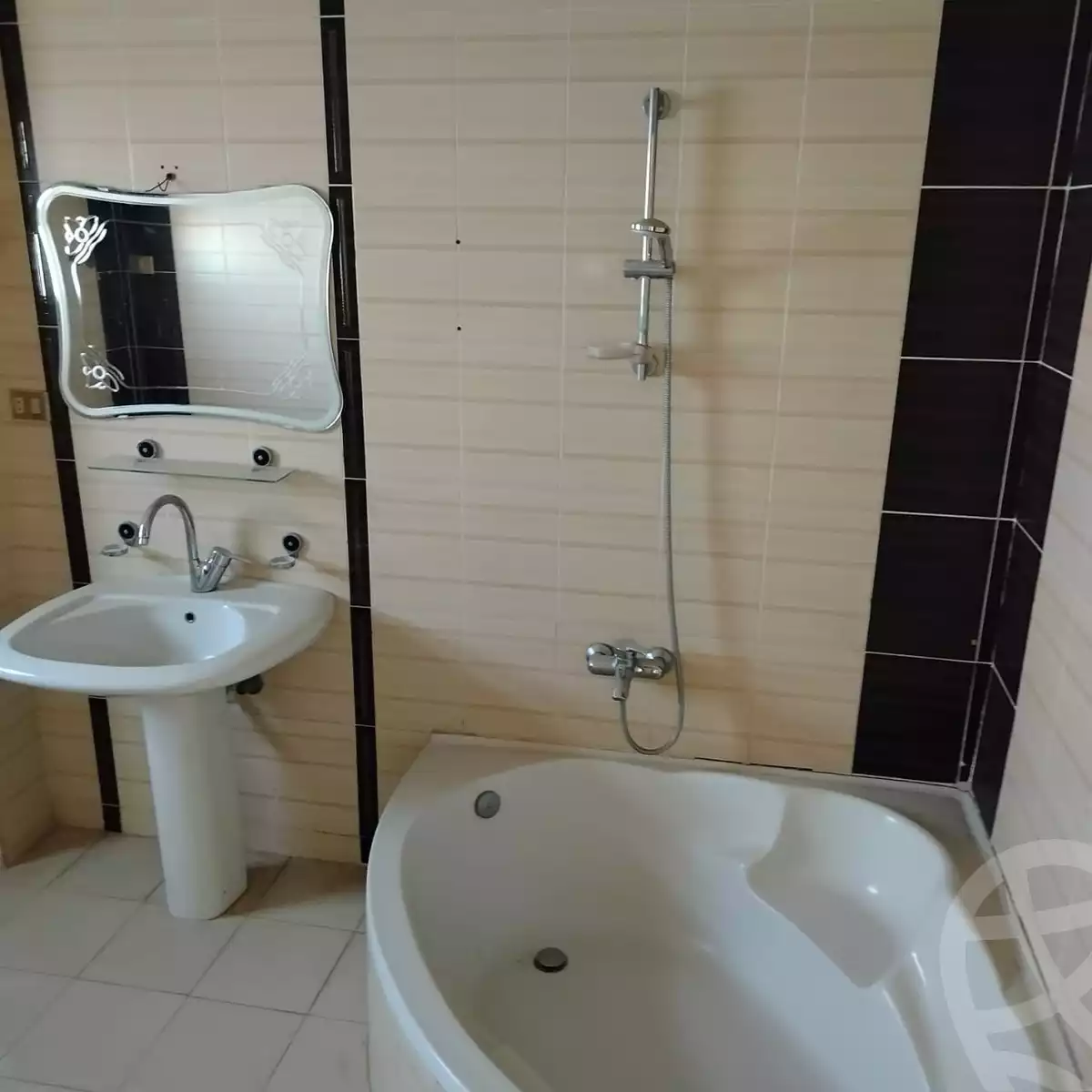 https://aqarmap.com.eg/ar/listing/5457206-for-rent-cairo-new-cairo-el-narges-el-narges-4-mahmoud-younis-st