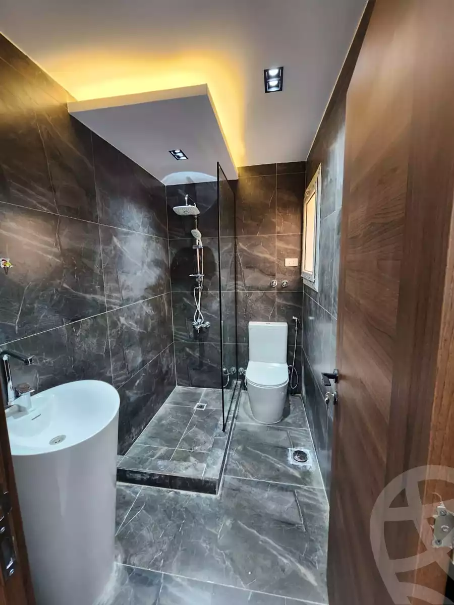 https://aqarmap.com.eg/en/listing/5463111-for-sale-cairo-el-sheikh-zayed-city-compounds-el-khamayel