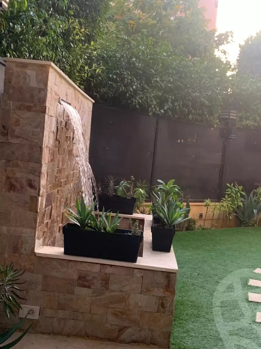 https://aqarmap.com.eg/en/listing/5463771-for-sale-cairo-new-cairo-lrhb-city-phase-5-talaat-mostafa-st