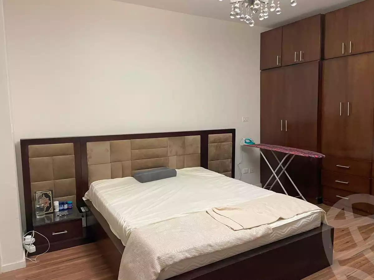 https://aqarmap.com.eg/en/listing/5466172-for-sale-cairo-new-cairo-lrhb-city-mtdd-lrhb-phase-8