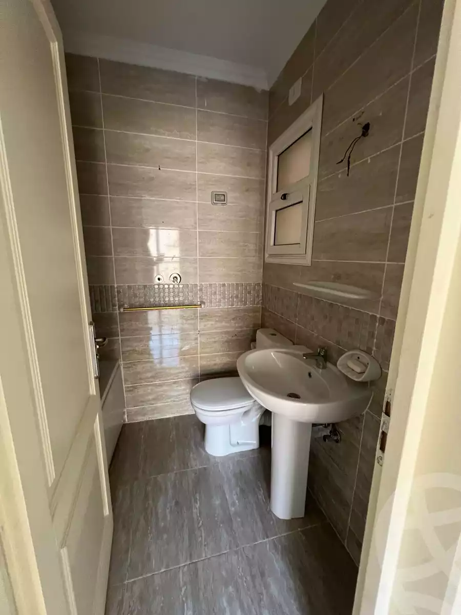 https://aqarmap.com.eg/en/listing/5472341-for-sale-cairo-new-cairo-lrhb-city-mtdd-lrhb-phase-9