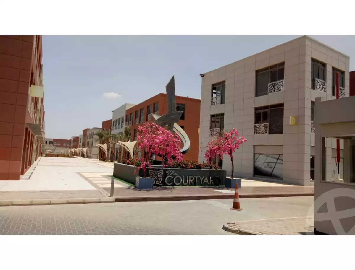 https://aqarmap.com.eg/ar/listing/5483112-for-sale-cairo-el-sheikh-zayed-city-compounds-the-courtyard-mall-dorra