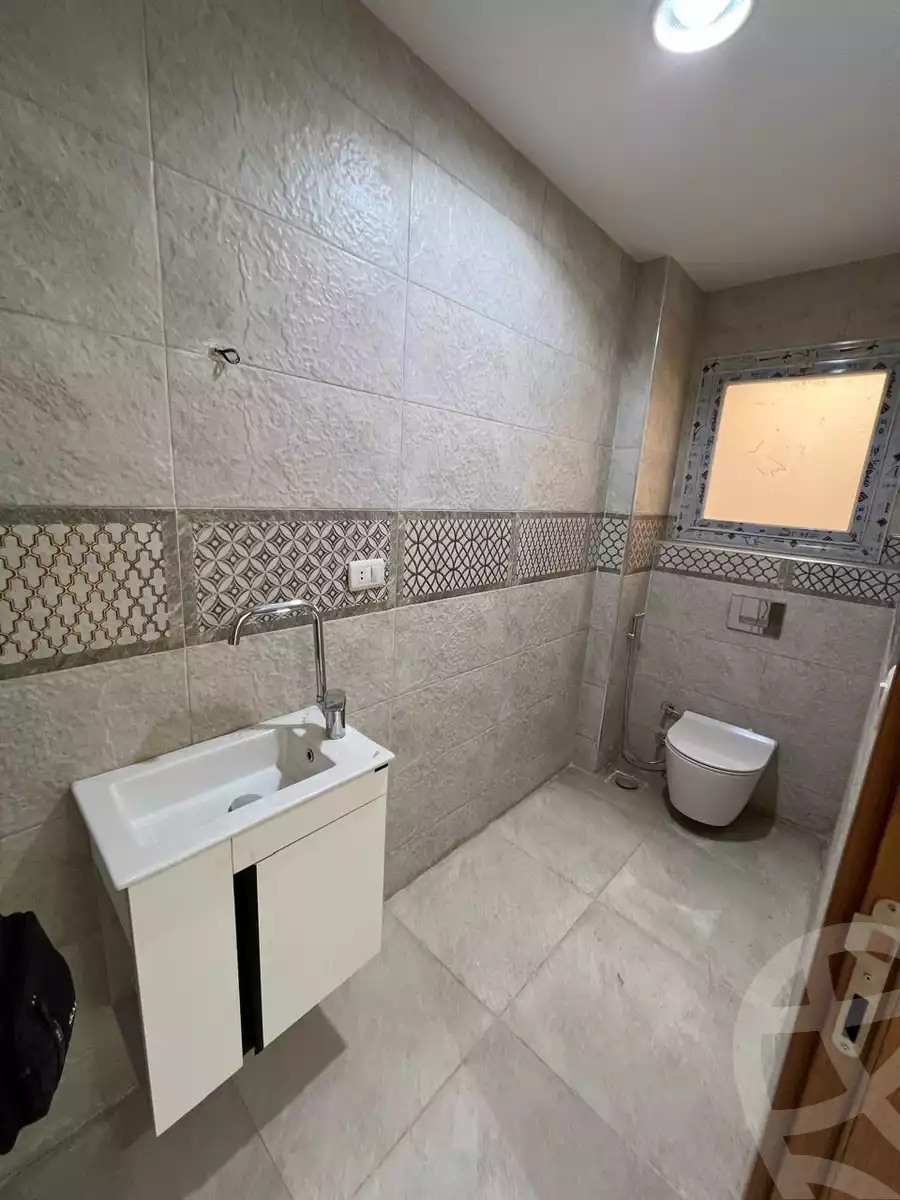 https://aqarmap.com.eg/en/listing/5484950-for-sale-cairo-el-sheikh-zayed-city-compounds-el-khamayel