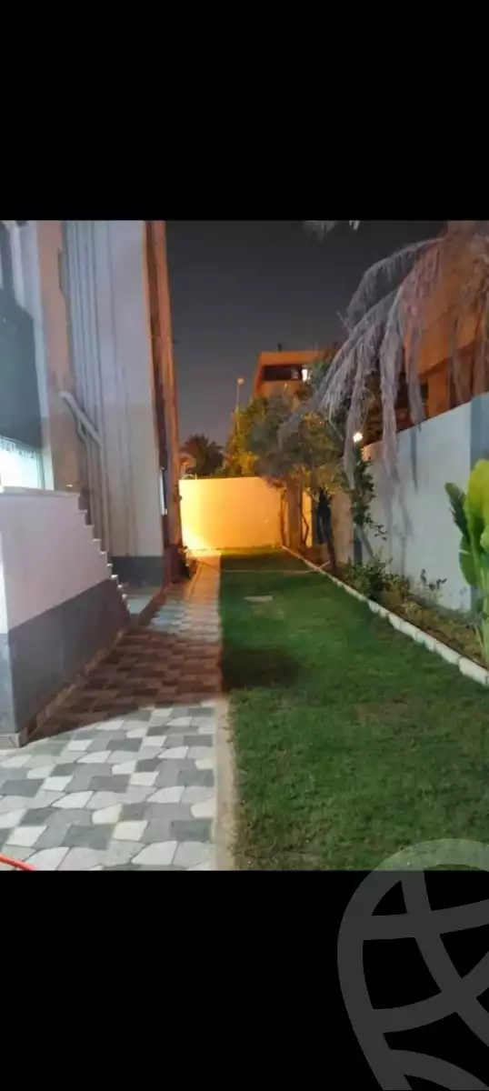 https://aqarmap.com.eg/en/listing/5490886-for-sale-cairo-6th-of-october-featured-neighborhood-el-motamayez-neighborhood-abd-el-moneim-riad-st