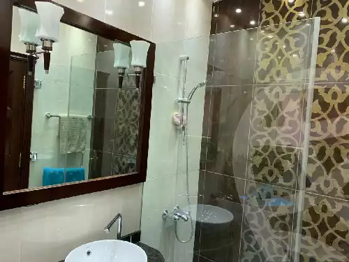 https://aqarmap.com.eg/en/listing/5496701-for-sale-cairo-new-cairo-sharq-el-akadamiya-abdelhamid-younes-st