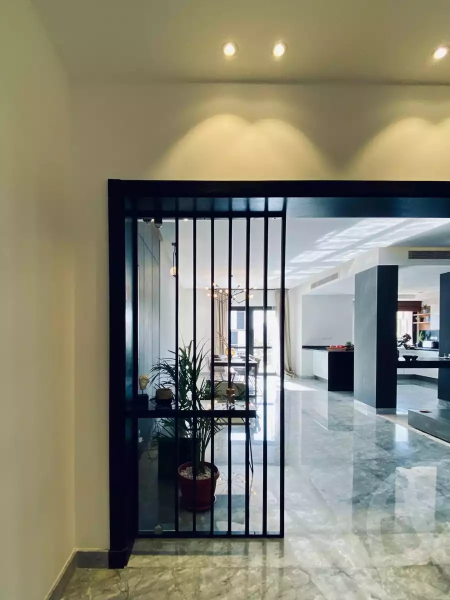 https://aqarmap.com.eg/en/listing/5516441-for-sale-cairo-el-sheikh-zayed-city-compounds-kmbwnd-wyst-twn-swdyk