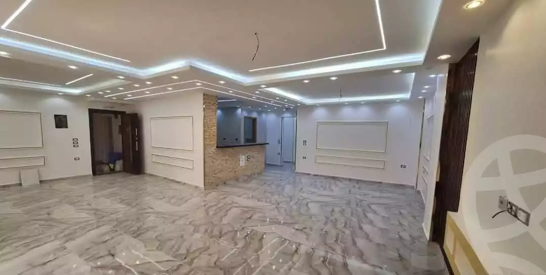https://aqarmap.com.eg/en/listing/5521805-for-sale-cairo-6th-of-october-el-ahyaa-neighborhood-2nd-divided-from-al-kafrawei-st
