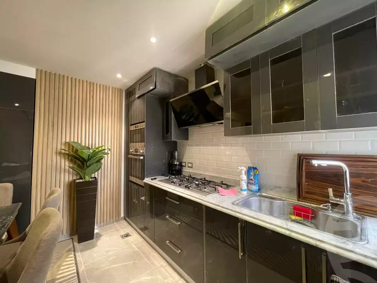 https://aqarmap.com.eg/en/listing/5522686-for-sale-cairo-new-cairo-compounds-mountain-view-hyde-park