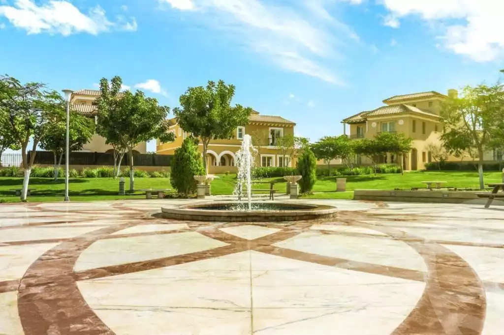 https://aqarmap.com.eg/en/listing/5549413-for-sale-cairo-new-cairo-compounds-hyde-park-cluster-1-hyde-park