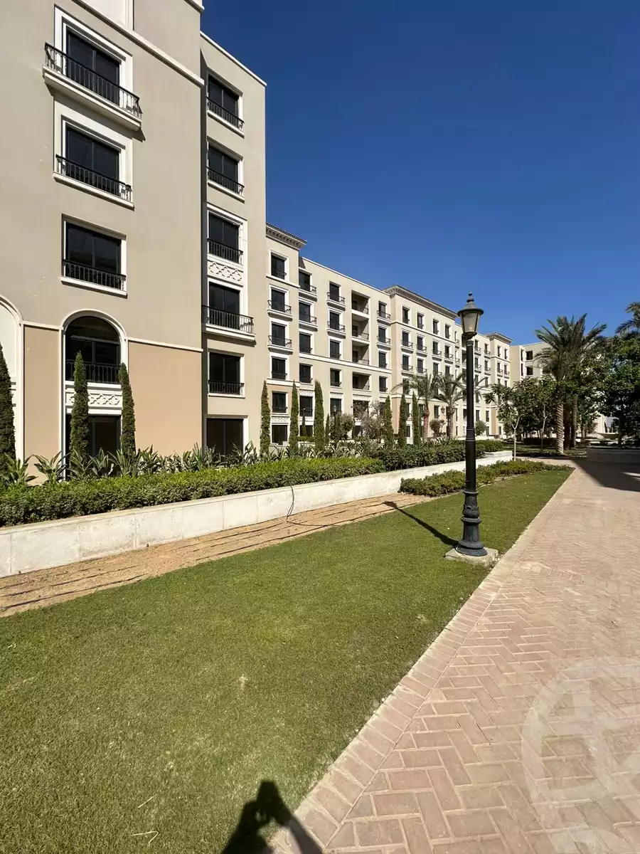 https://aqarmap.com.eg/en/listing/5575795-for-sale-cairo-el-sheikh-zayed-city-compounds-kmbwnd-fyldj-wyst-dr-llttwyr