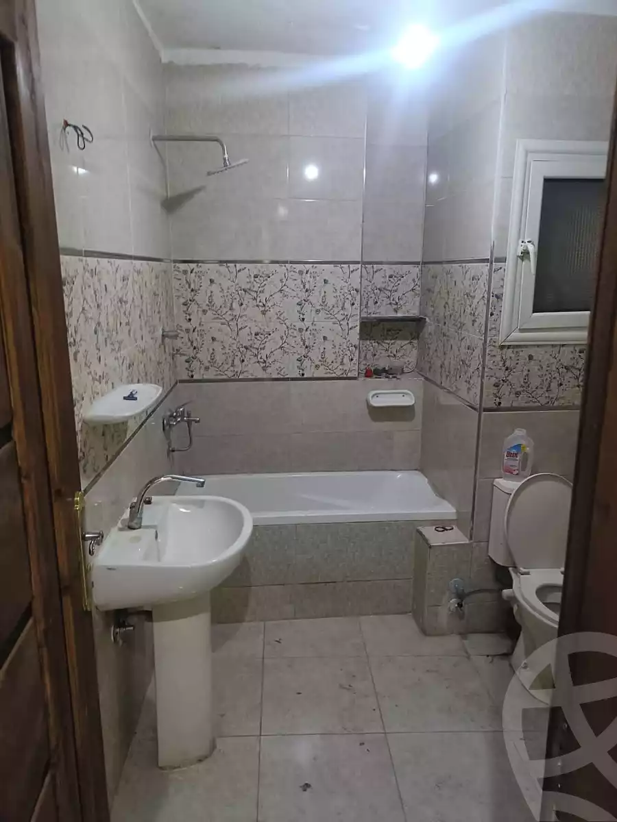https://aqarmap.com.eg/en/listing/5590918-for-rent-cairo-ain-shams-ahmed-esmat-st