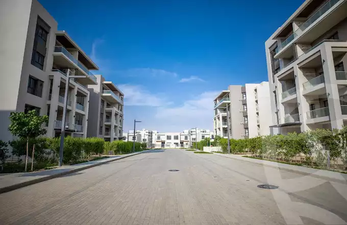 https://aqarmap.com.eg/ar/listing/5591467-for-sale-cairo-el-sheikh-zayed-city-compounds-dh-drys
