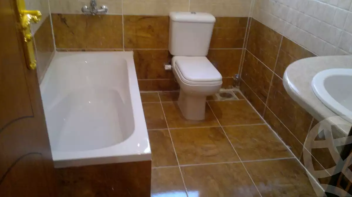 https://aqarmap.com.eg/ar/listing/5593098-for-rent-cairo-new-cairo-compounds-hadayek-el-fedaa