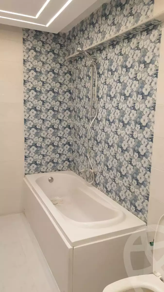 https://aqarmap.com.eg/ar/listing/5615160-for-rent-alexandria-smouha-compounds-in-smouha-valore-antoniadis-compound-el-ghonimy