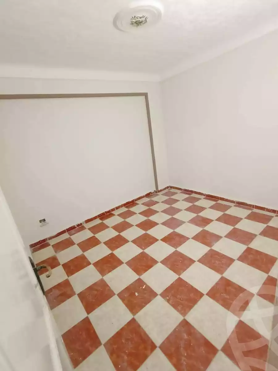 https://aqarmap.com.eg/en/listing/5618328-for-sale-alexandria-el-hanouvel-trablose-st