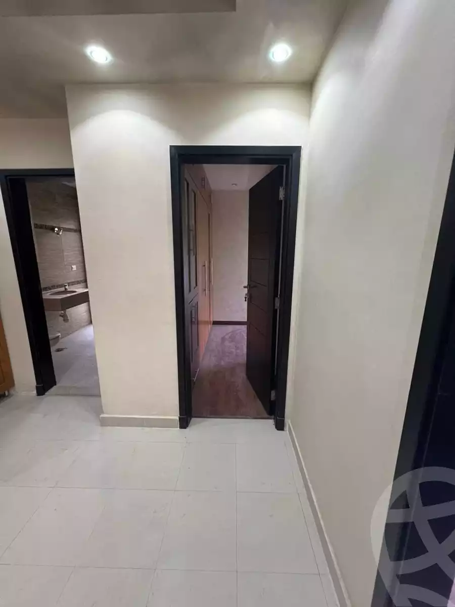 https://aqarmap.com.eg/ar/listing/5619293-for-rent-cairo-el-sheikh-zayed-city-compounds-dh-drys
