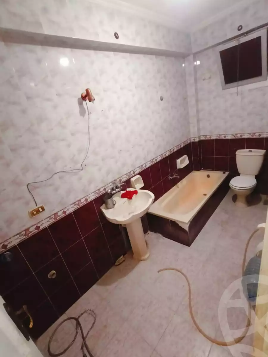 https://aqarmap.com.eg/en/listing/5623334-for-sale-alexandria-el-hanouvel-trablose-st