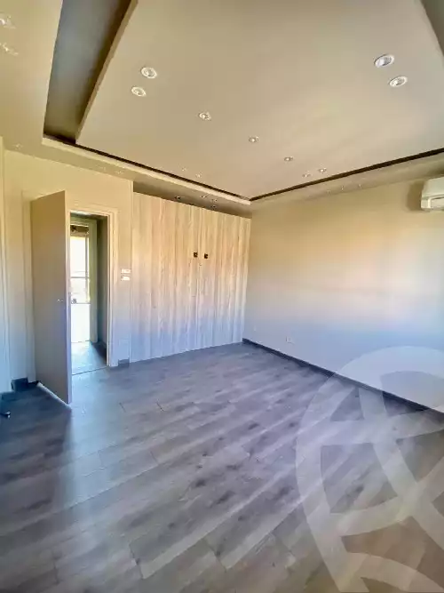 https://aqarmap.com.eg/en/listing/5623765-for-sale-cairo-new-cairo-lrhb-city-phase-1-ahmed-rami-st