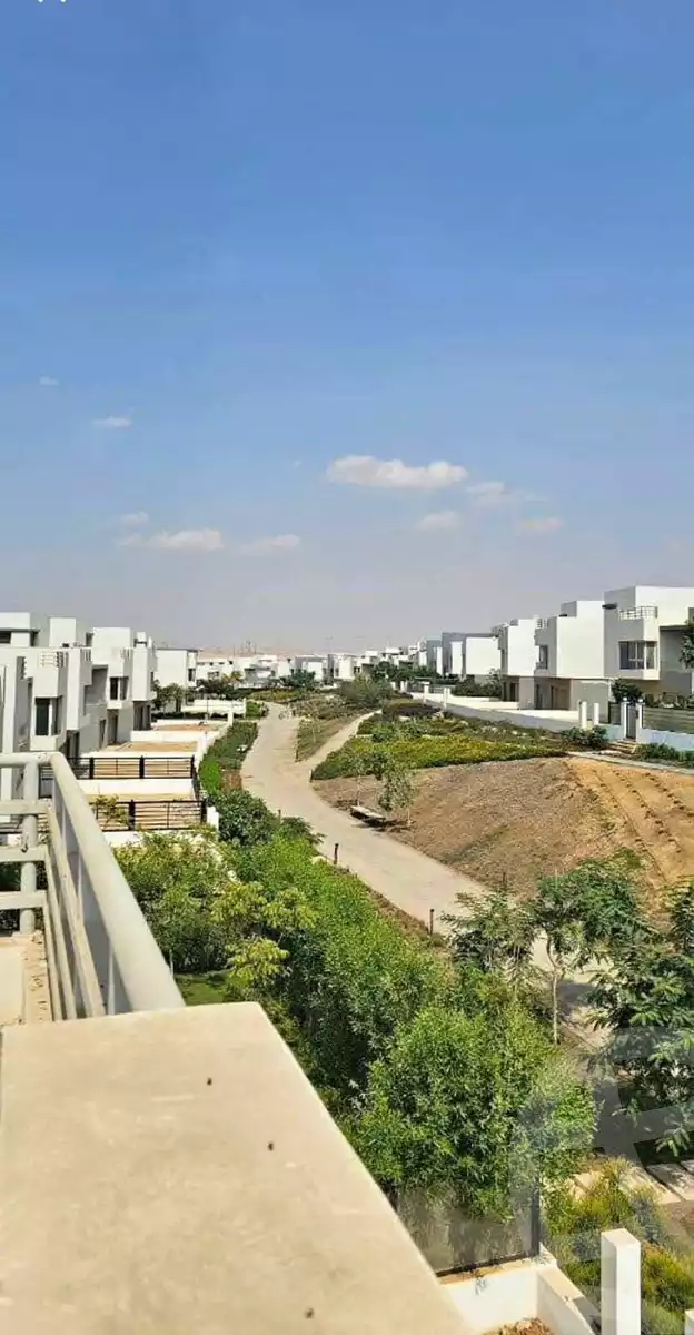 https://aqarmap.com.eg/en/listing/5623739-for-sale-cairo-new-cairo-compounds-hyde-park-greens-hyde-park-compound