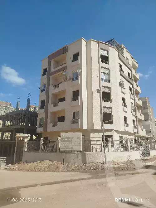 https://aqarmap.com.eg/en/listing/5630805-for-sale-cairo-badr-city-hai-el-ashgar-featured-neighborhood-bait-el-watan-rd